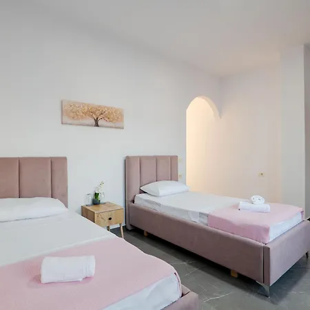 Cloud Nine Retreat, فندق كساميل