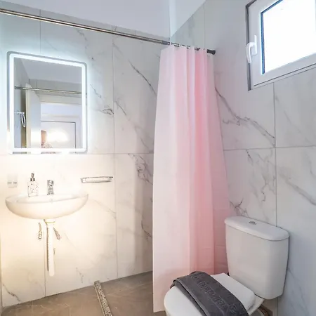 Cloud Nine Retreat, فندق كساميل
