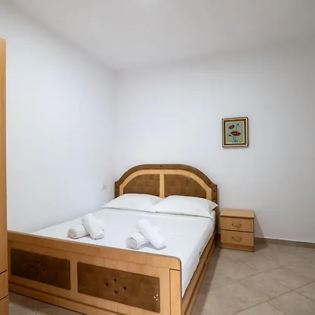Cloud Nine Retreat, فندق كساميل