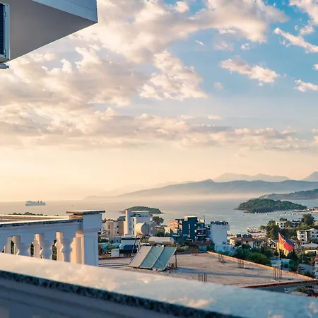 Cloud Nine Retreat, فندق كساميل